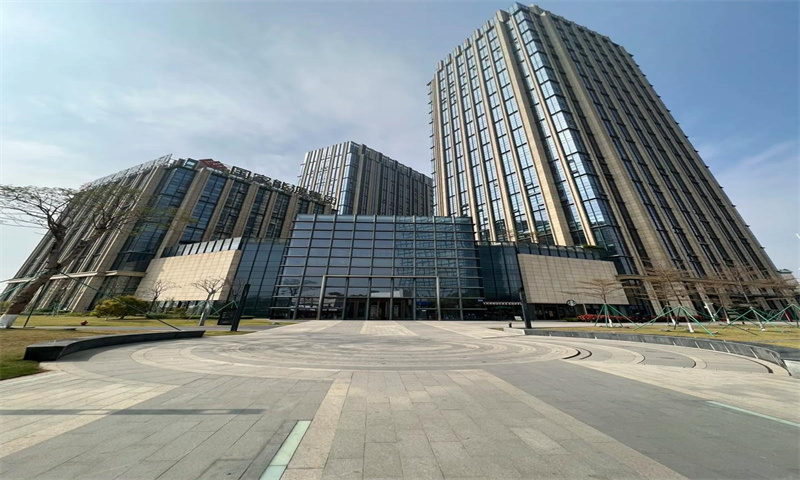 标题：打造您的专属商务领地——高品质办公室出租